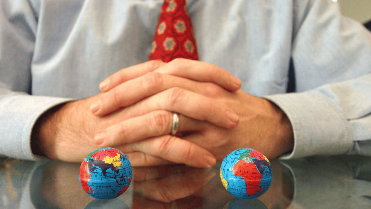 CFO vs Kế toán trưởng: Khác nhau gì và doanh nghiệp cần ai?